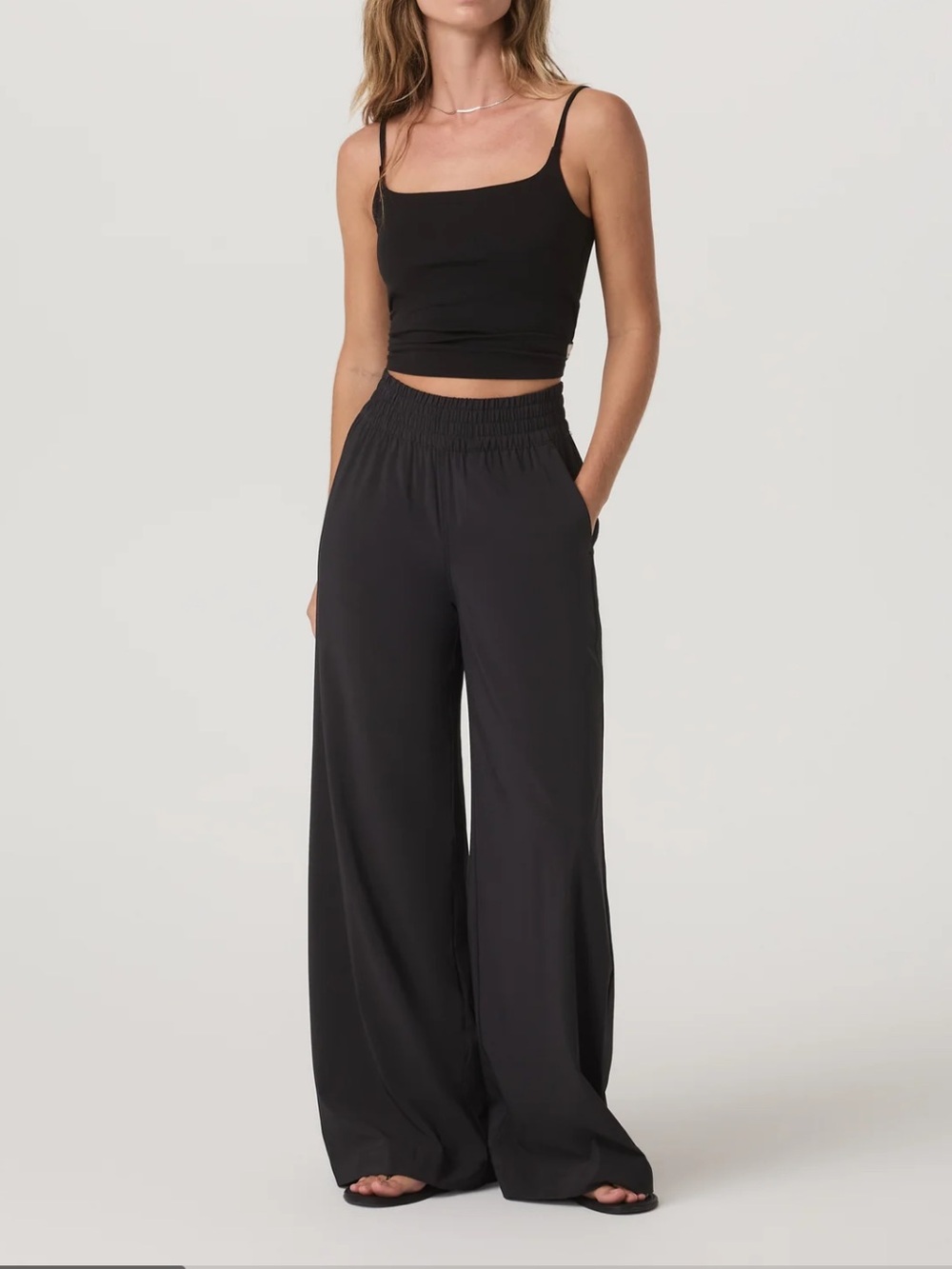 NWT Vuori Villa Wideleg Pants, Black, Medium